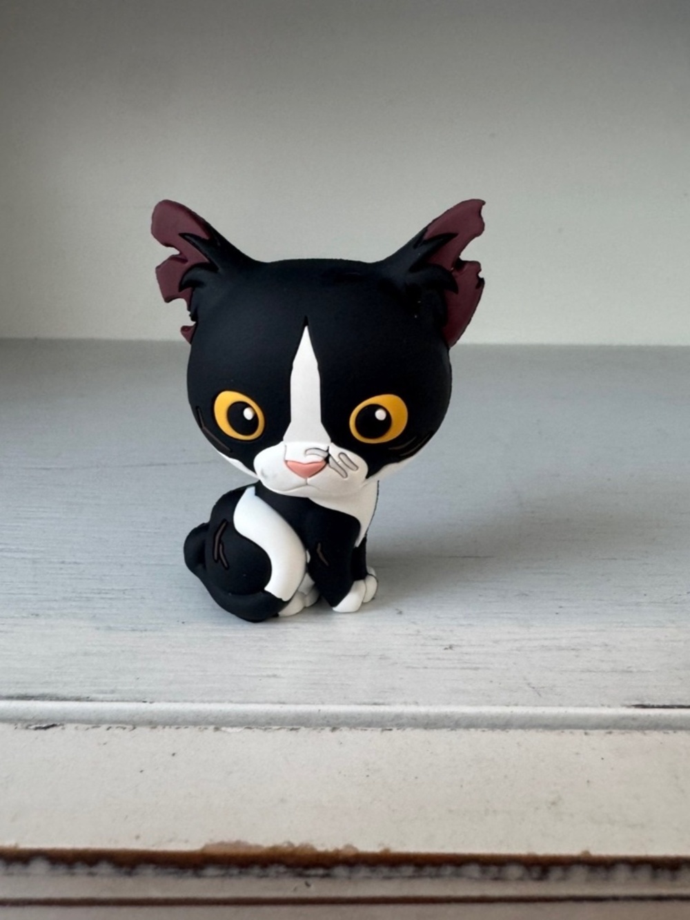 Warrior Cats Tallstar Series 6 PVC Mini Figure Black White‎ Yellow Eyes Toy